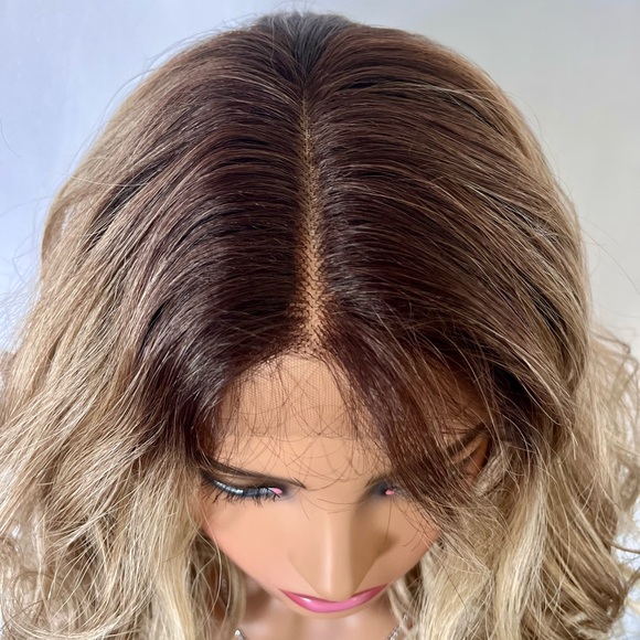 Gorgeous Ombre Blonde Mix Premium Fiber Lace Front Wig for Daily Wear/Events 🙌 - Picture 2 of 9